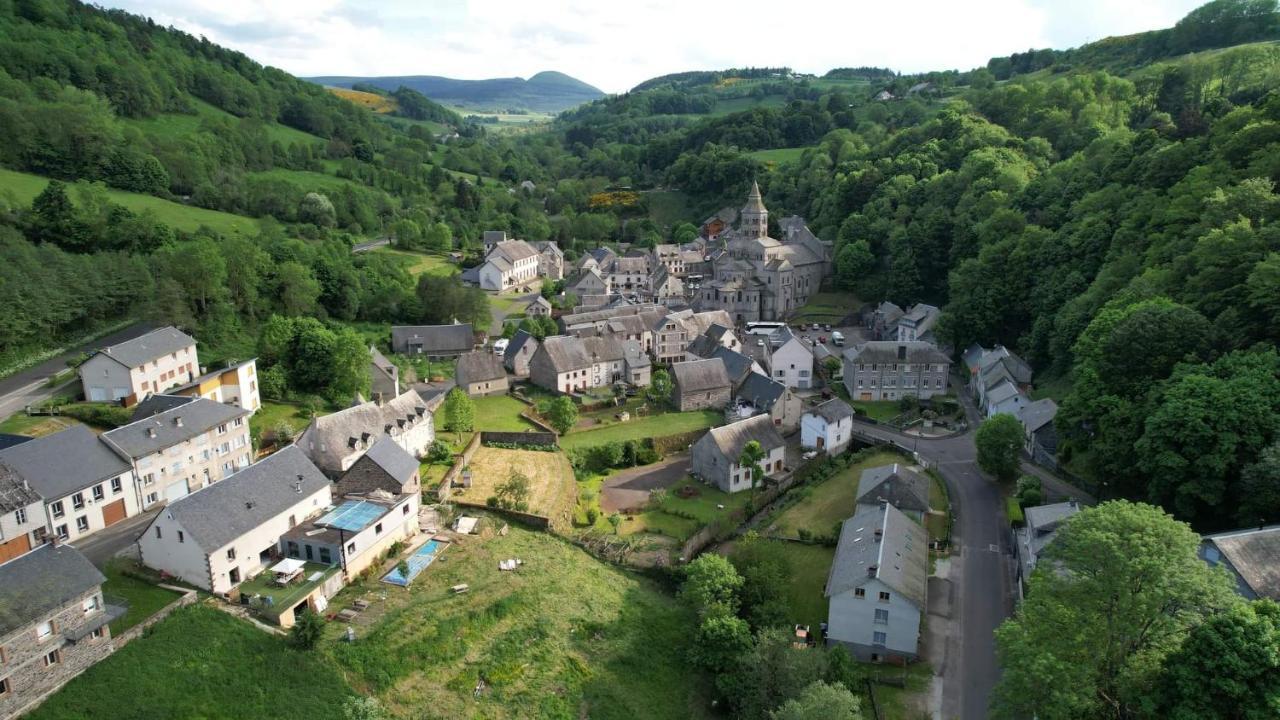 Rose, 4 Pers. Villa Saint Antoine, Orcival, Sancy 外观 照片